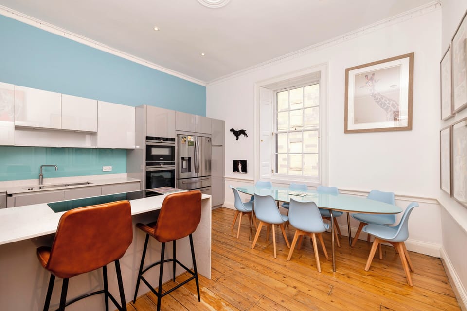 Apartment, City View | Private kitchen | Full-size fridge, microwave, oven, stovetop