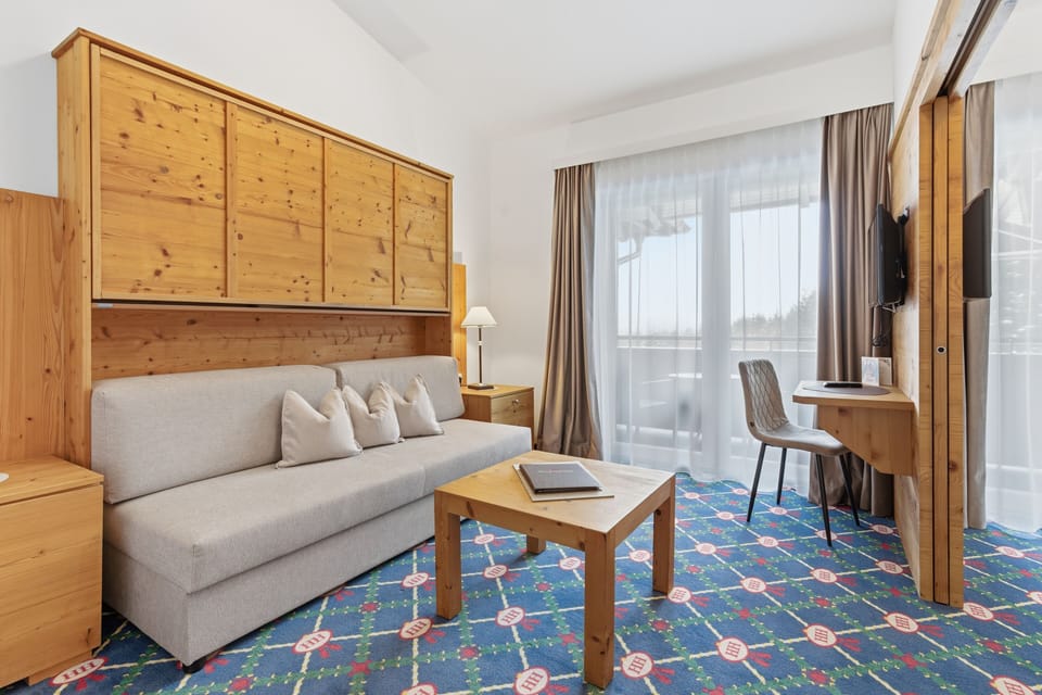 Suite | Living area | TV