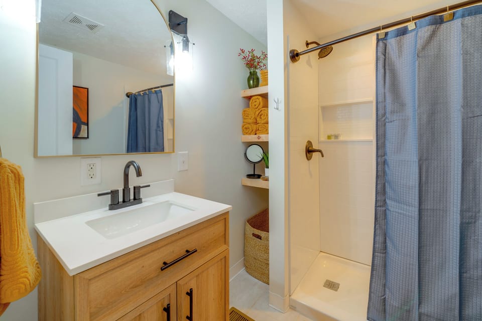 Walk to Dtwn Fayetteville: Family Home w/ Fire Pit Cottage in Fayetteville