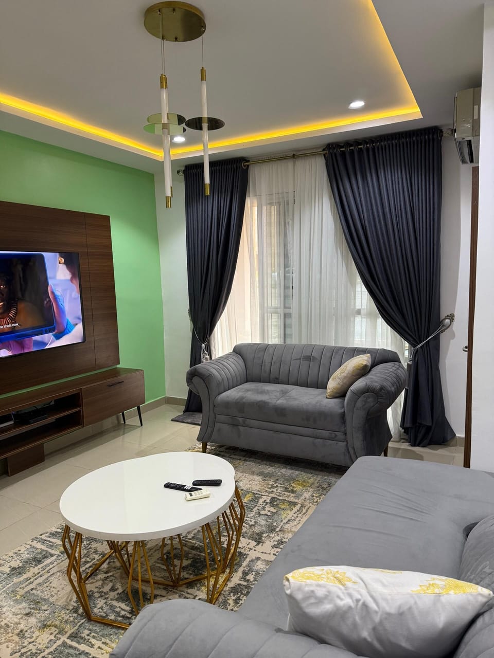 Deluxe Apartment, Balcony, City View | Living area