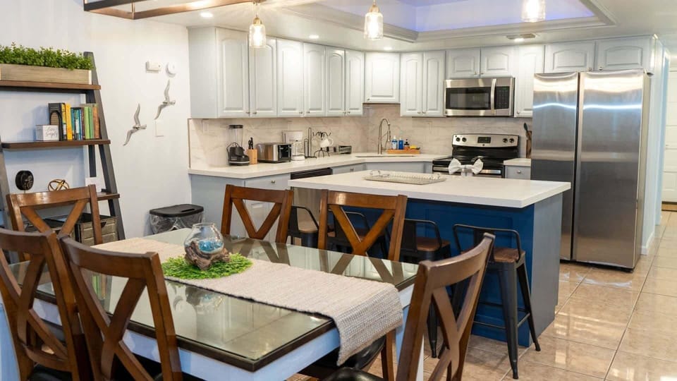 Apartment, 3 Bedrooms | Private kitchen | Coffee/tea maker, fridge, oven, toaster