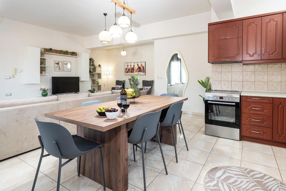Superior Apartment, Mountain View | In-room dining