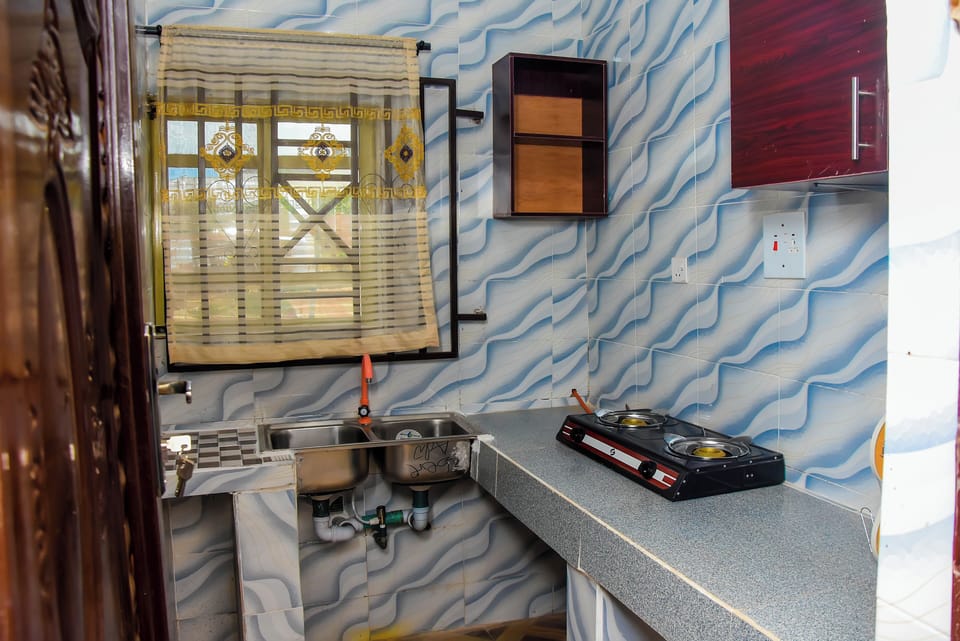 Standard Suite, City View | Private kitchen