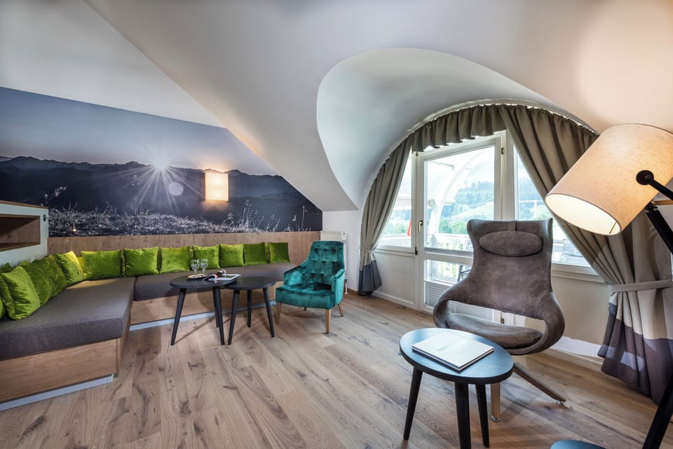 Standard Apartment, 2 Bedrooms, Balcony, Mountain View | Living area | TV