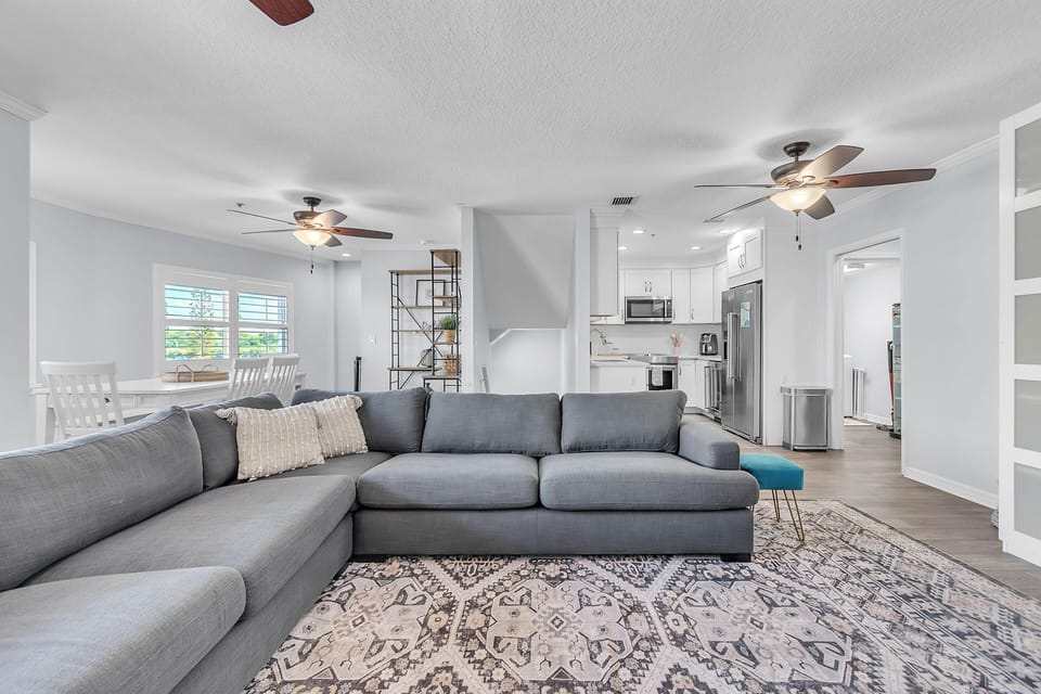House, Multiple Beds (El Mar Townhome - Unit D) | Living area