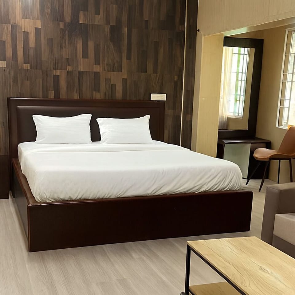 Executive Room | Desk, WiFi (free)