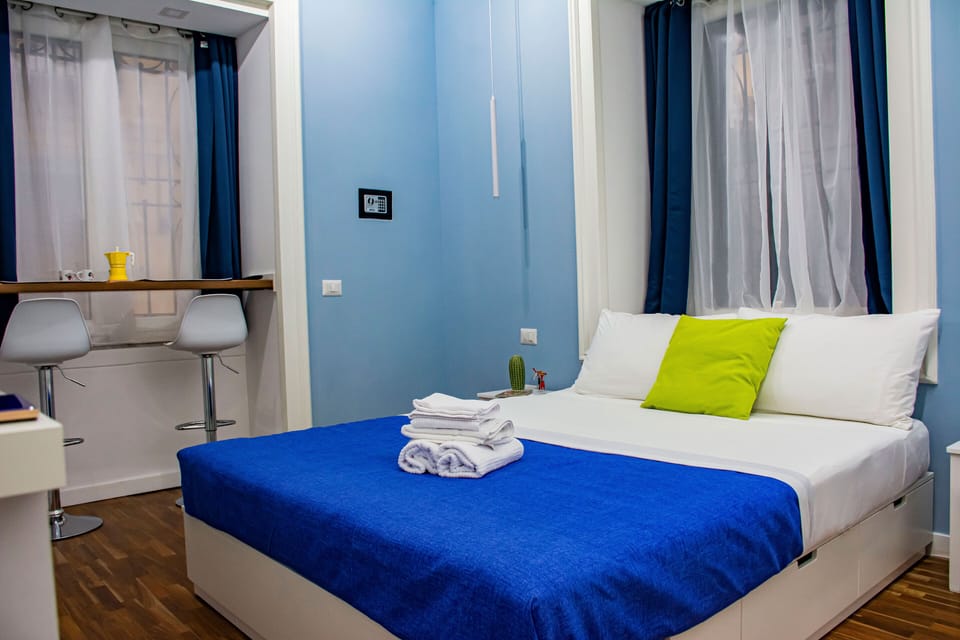 Studio | In-room safe, blackout drapes, WiFi (free)