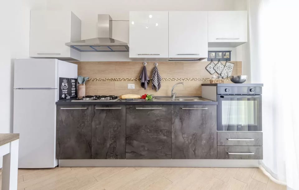 Apartment, 2 Bedrooms, Balcony, City View | Interior