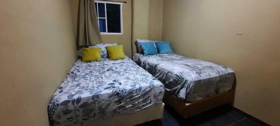 Traditional Twin Room | Laptop workspace, blackout drapes, WiFi (free)