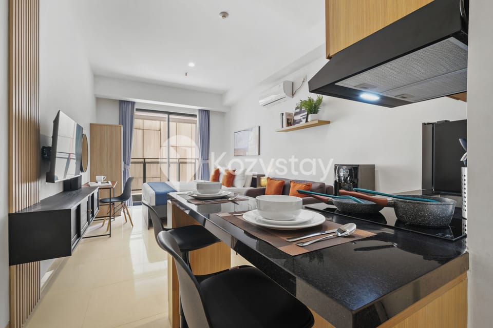 Apartment, 1 Bedroom, City View | Dining room