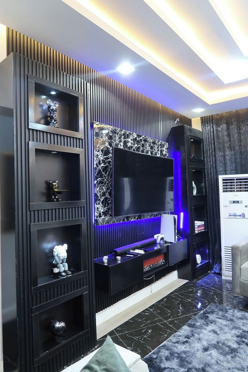 Family Apartment, Balcony, City View | Living area
