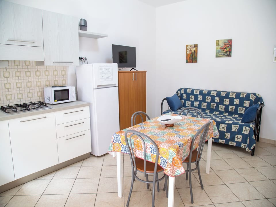 Apartment, 1 Bedroom, Patio | Interior