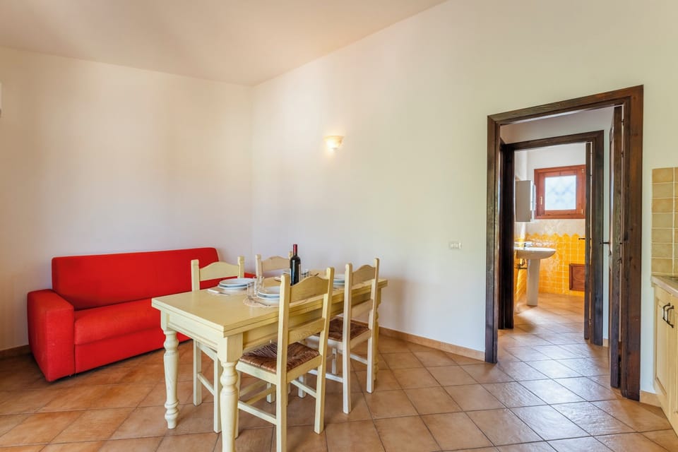 Apartment, 1 Bedroom, Balcony, Ocean View | Living room