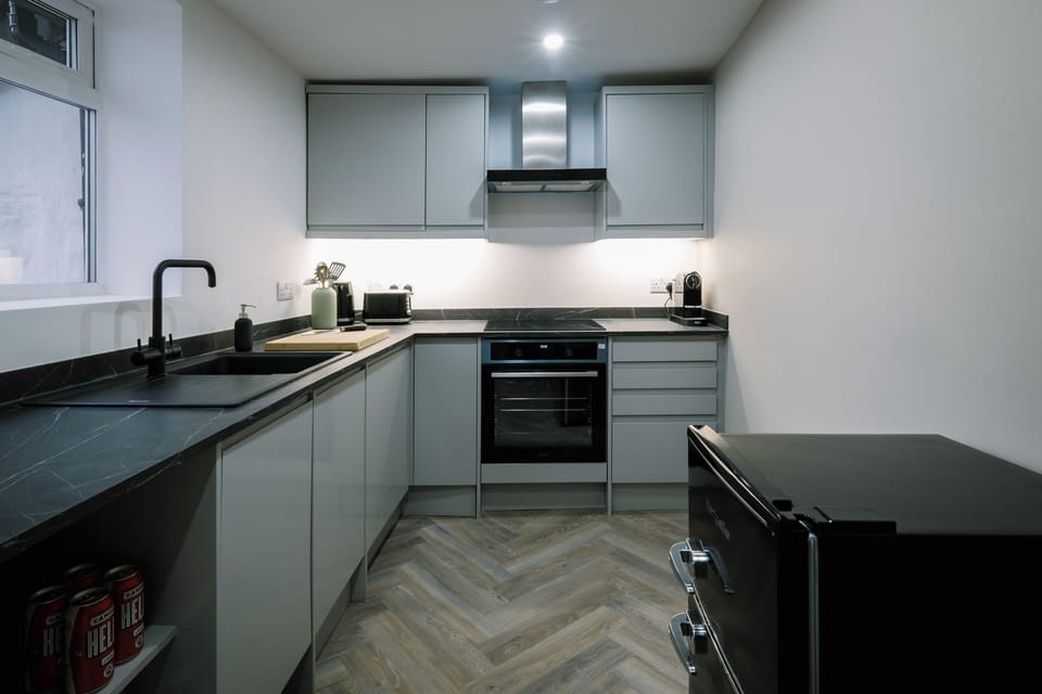 Apartment, 2 Bedrooms | Private kitchen