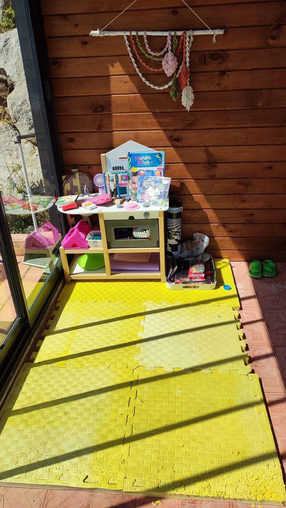 Children's play area - indoor