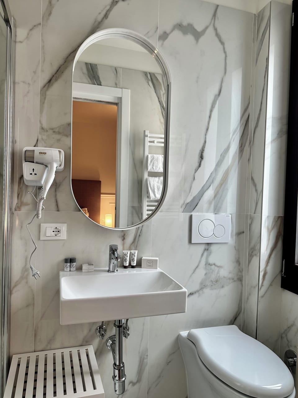 Double or Twin Room | Bathroom | Free toiletries, hair dryer, towels, soap