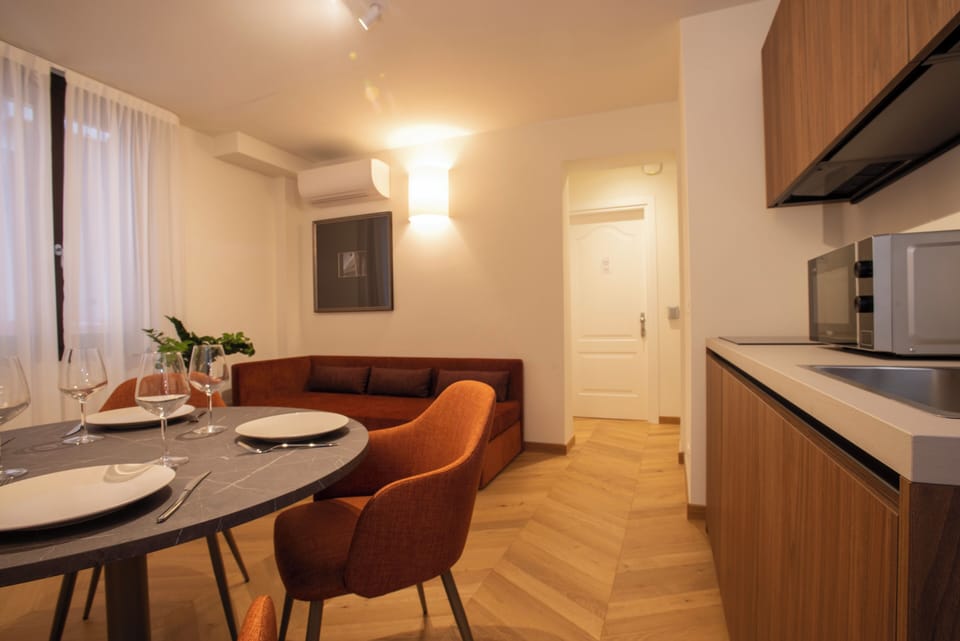 Apartment, 2 Bedrooms | Living area