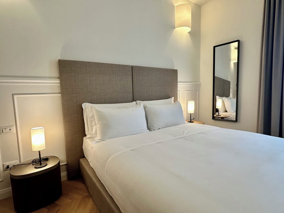 In-room safe, blackout drapes, free WiFi