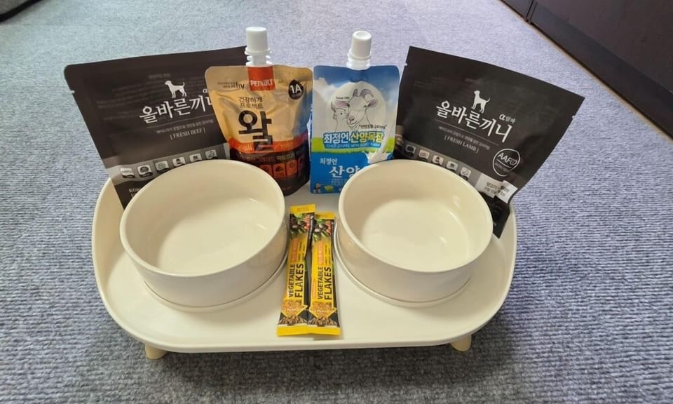 Dog Friendly Deluxe Twin | WiFi (free), individually decorated, individually furnished