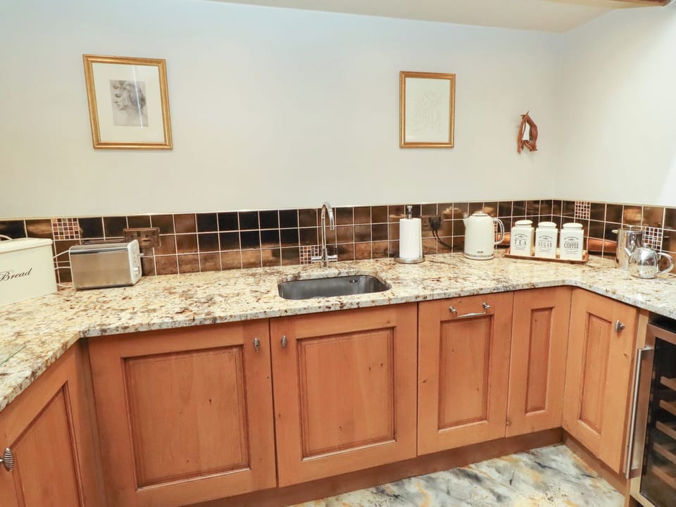 Dishwasher, cookware/dishes/utensils
