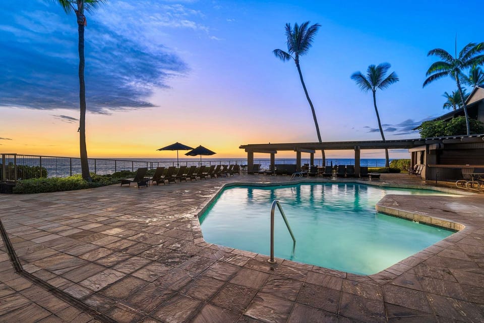 3 outdoor pools, pool umbrellas, sun loungers