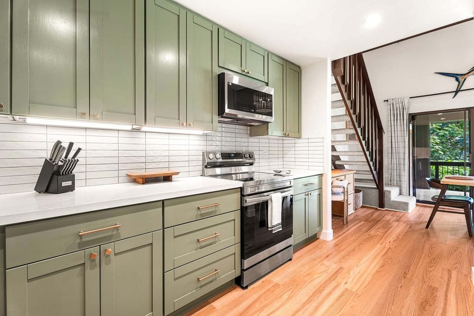 Condo, Multiple Beds, Lanai, Golf View (Kanaloa at Keauhou 1004) | Private kitchen | Coffee/tea maker