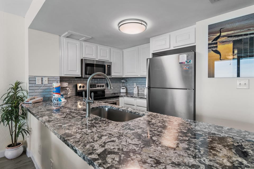 Condo, 1 King Bed with Sofa bed (SunDestin 402) | Private kitchen