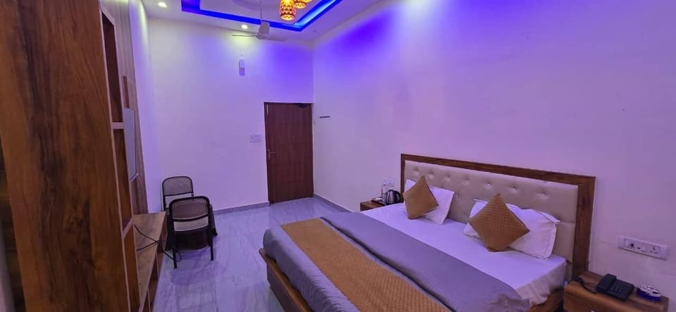 Deluxe Double Room | Free WiFi