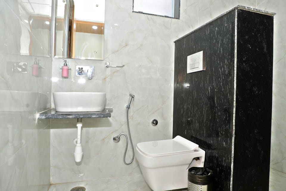 Suite, City View | Bathroom | Free toiletries, bathrobes, slippers, soap