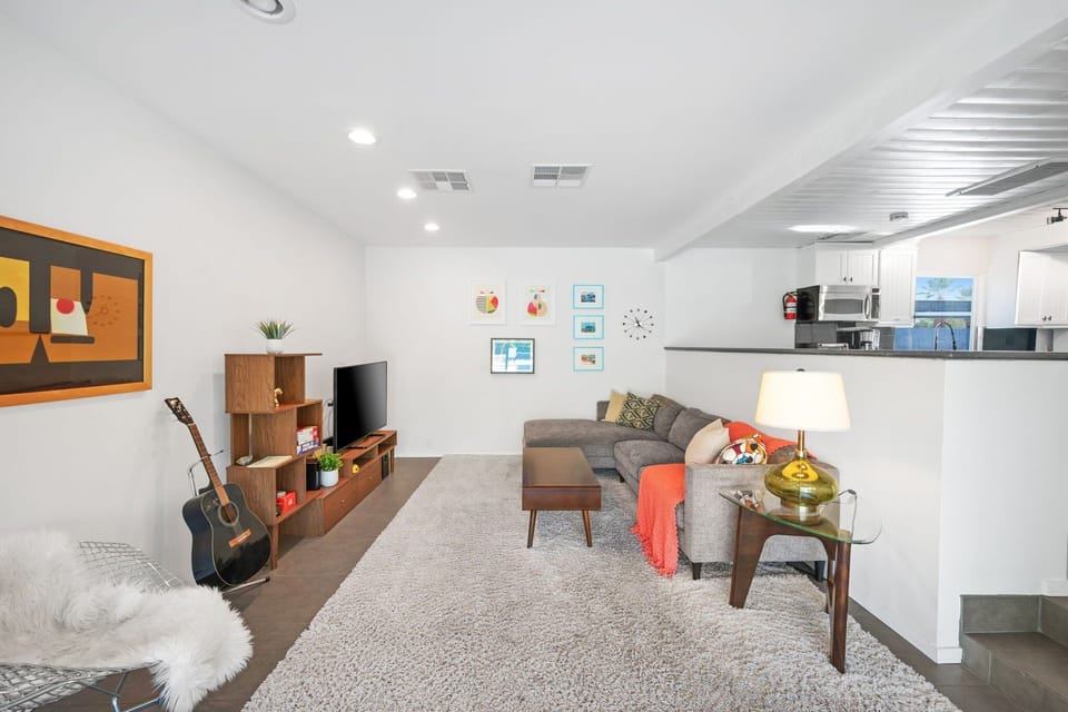House, Multiple Beds, Pool Access, Mountain View (Riverside 2) | Living area
