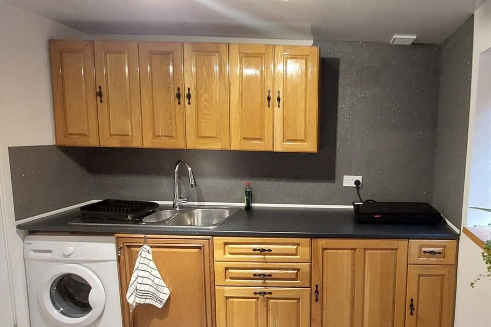 Fridge, microwave, stovetop, electric kettle