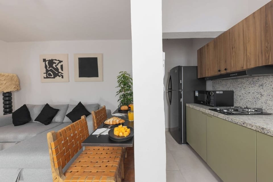Basic Single Room | Living area