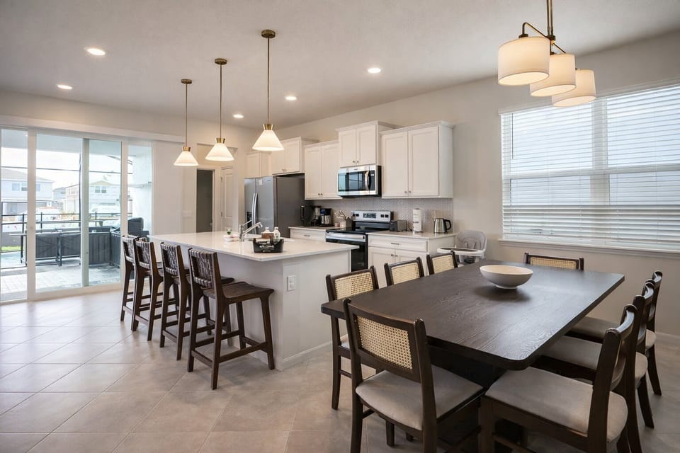 Basic Villa | Dining