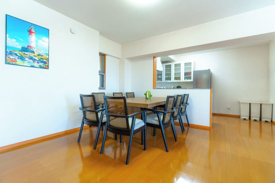 Elite Condo, Balcony, Ocean View | Private kitchen | Electric kettle, dining table