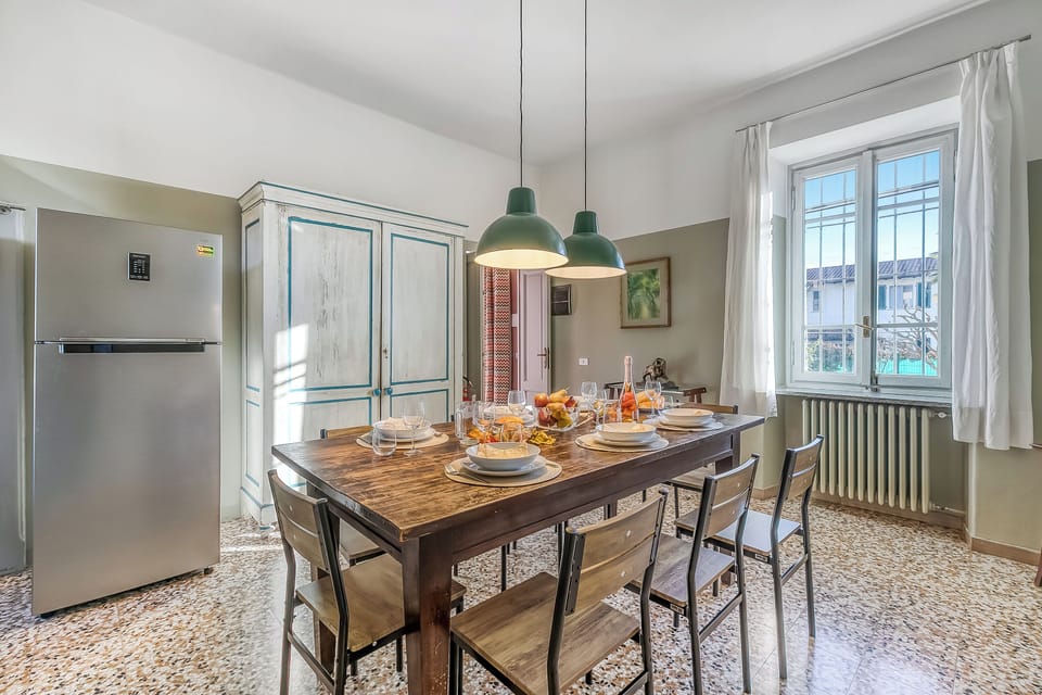Family Villa, 4 Bedrooms, 2 Bathrooms (Villino Maria Private Garden & Relax) | Dining