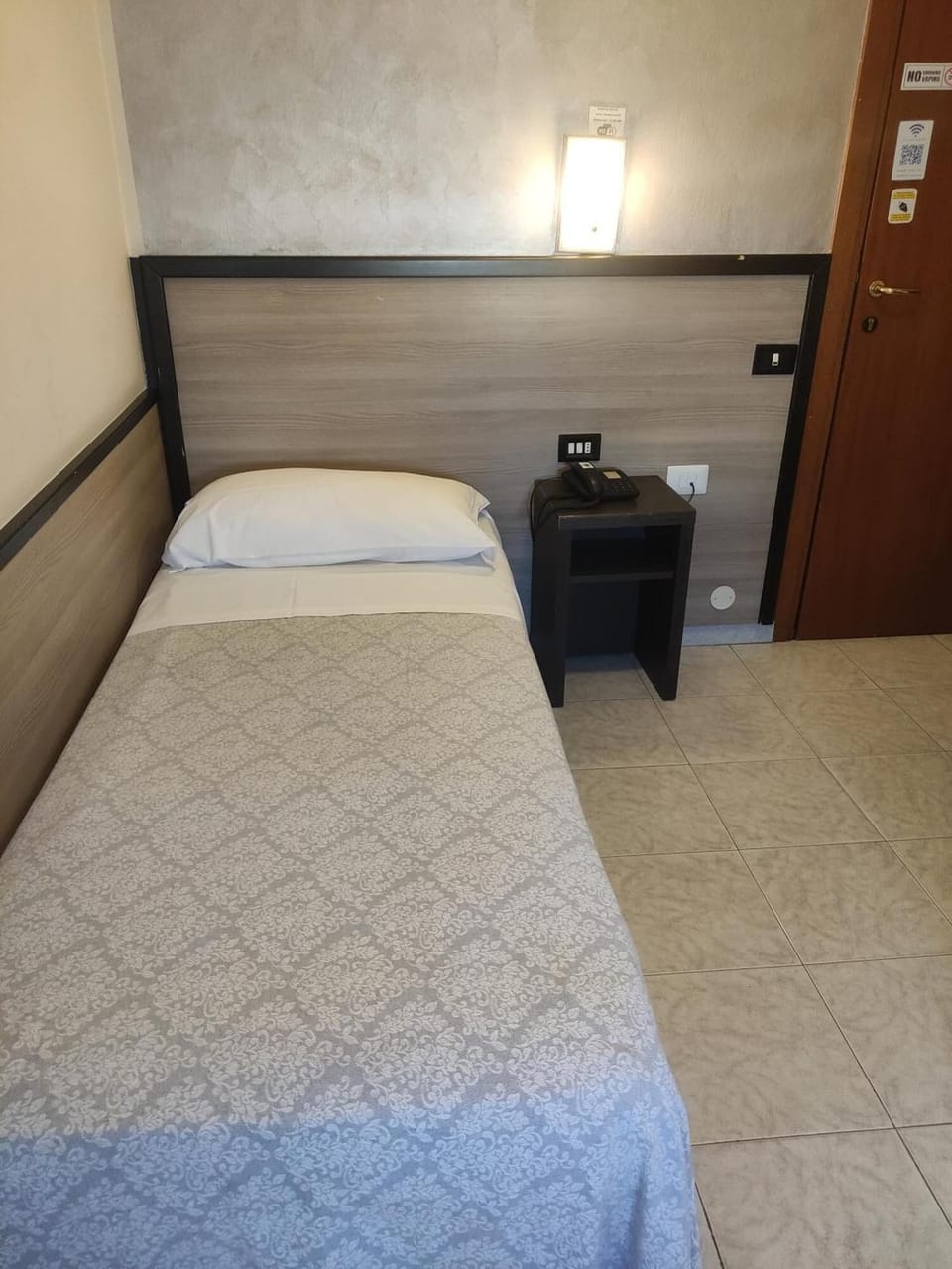 Classic Single Room, City View | Desk, laptop workspace, WiFi (free), bed sheets
