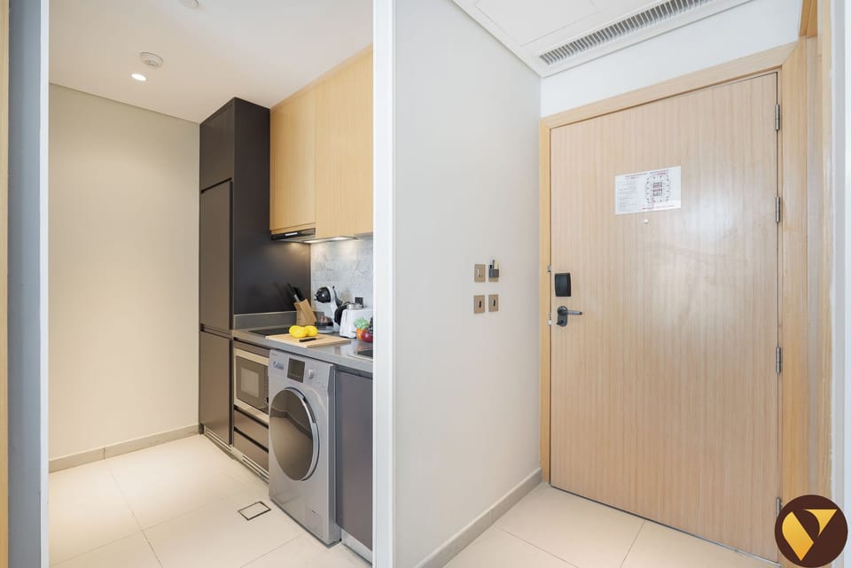 Luxury Apartment, Balcony, City View | Private kitchen | Full-size fridge, microwave, oven, stovetop