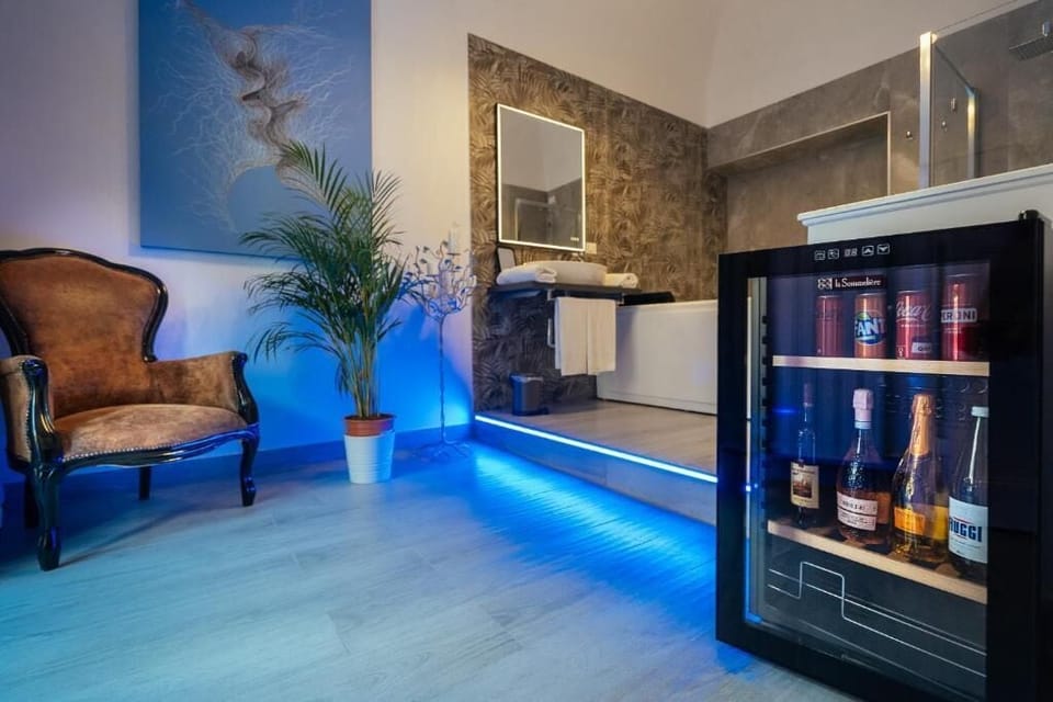 Luxury Double Room | Bathroom | Hair dryer, slippers, bidet, towels