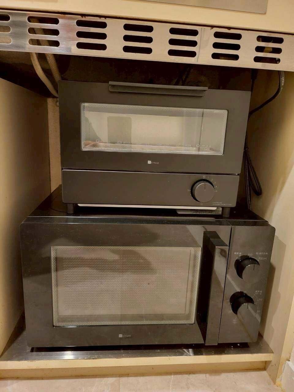 Apartment | Private kitchen | Full-size fridge, microwave, oven, stovetop