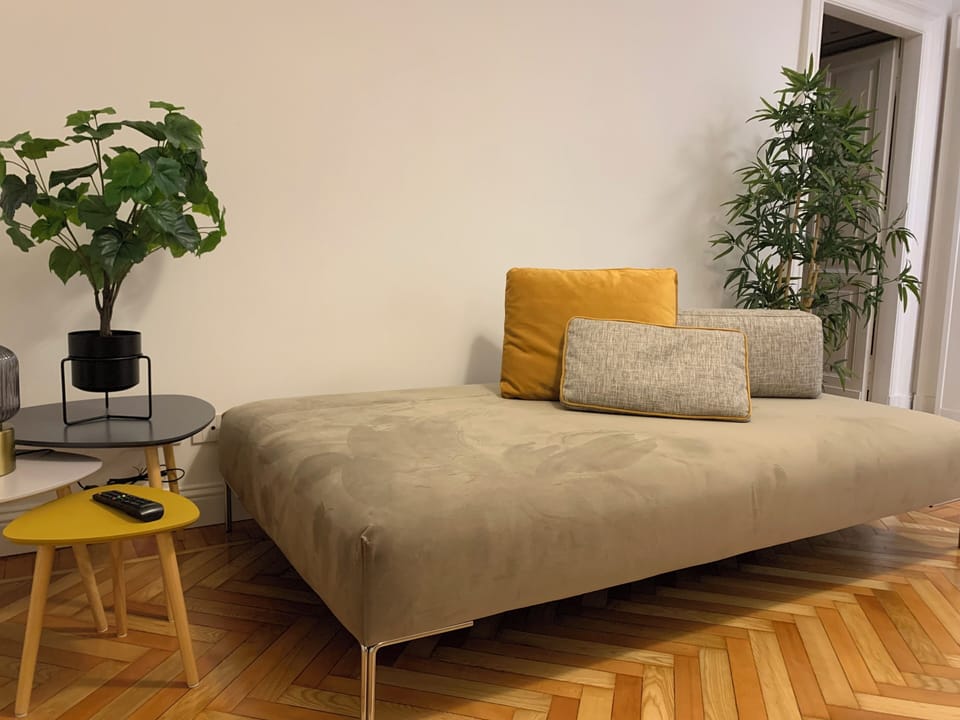 Apartment | Living area | Flat-screen TV