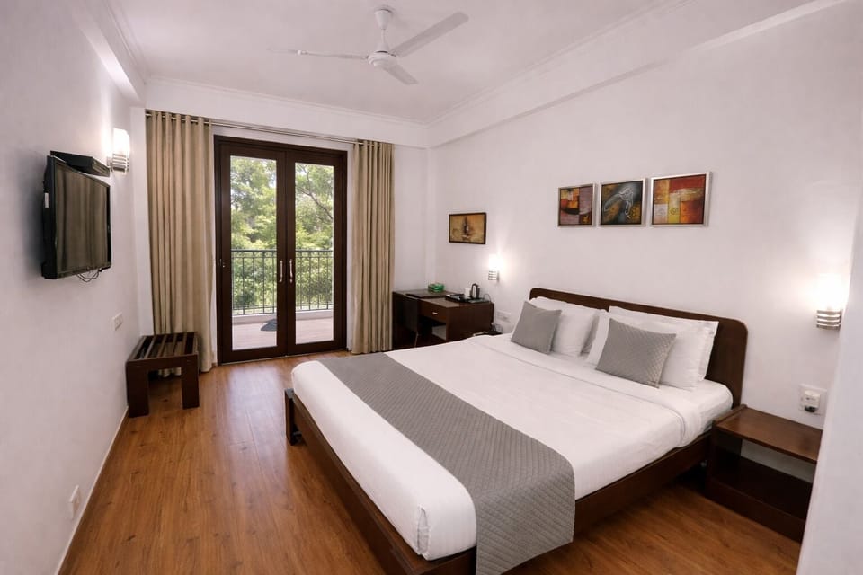 Premium Double Room | Individually decorated, individually furnished, desk, laptop workspace