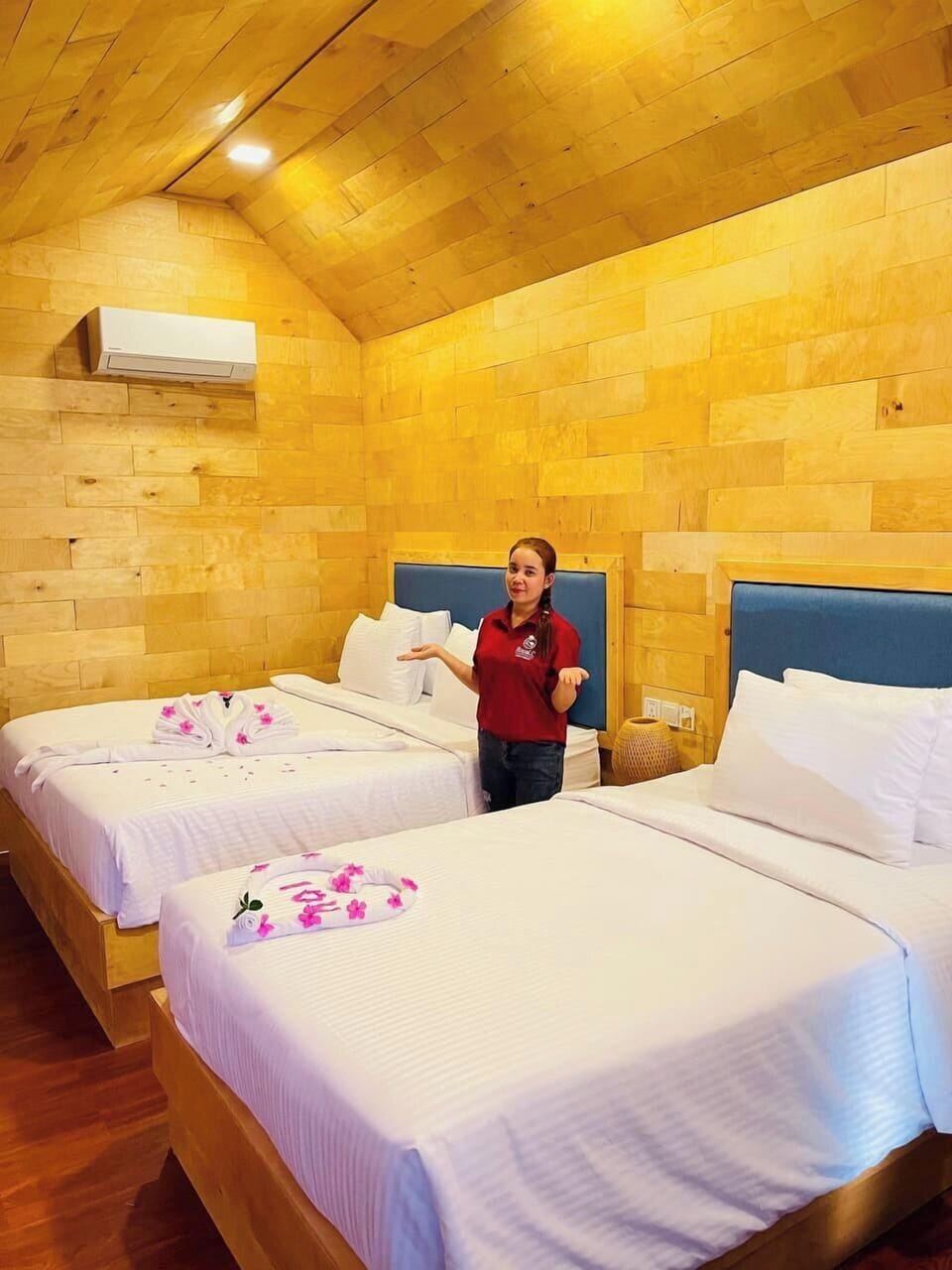 Deluxe Twin Room, 2 Bedrooms, Balcony | In-room safe, iron/ironing board, free WiFi