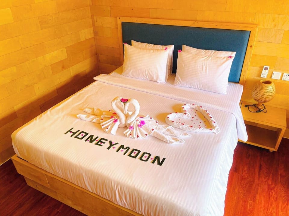 Superior Suite, Balcony, Sea View | In-room safe, iron/ironing board, free WiFi
