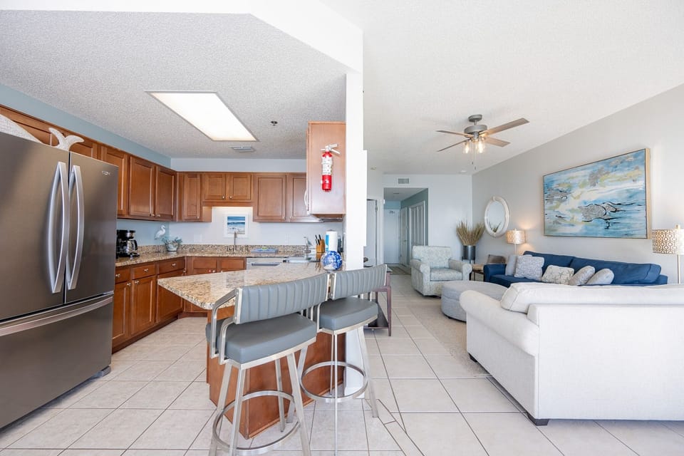 Condo, 1 Bedroom | Living area