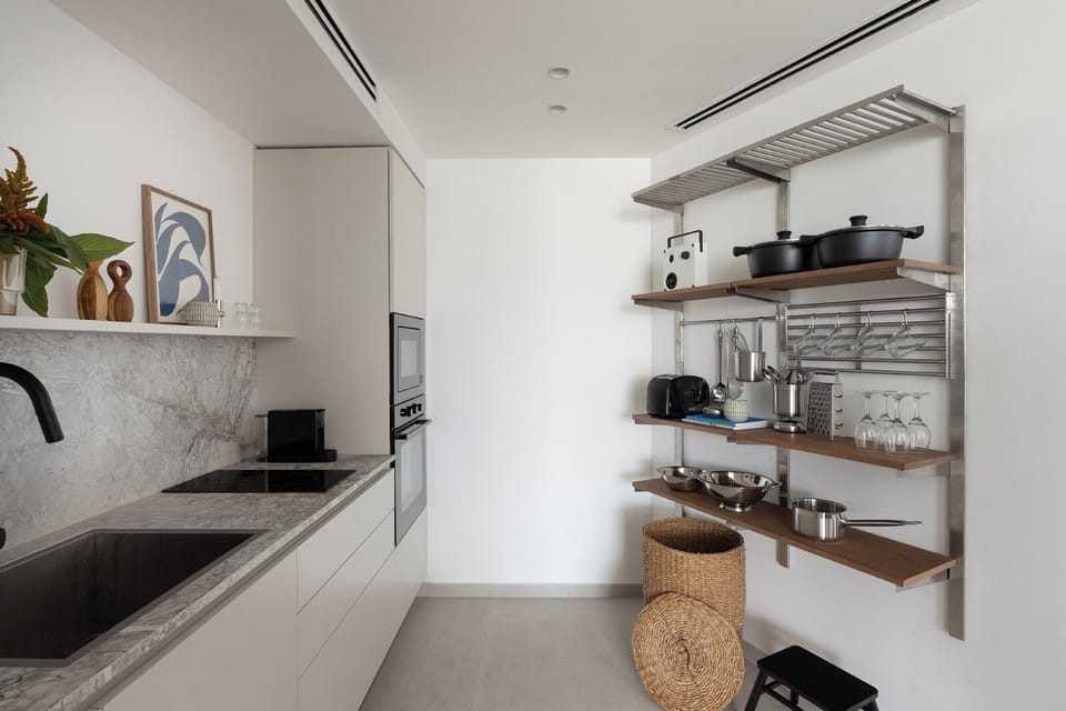 One-Bedroom Apartment with Balcony | Free WiFi