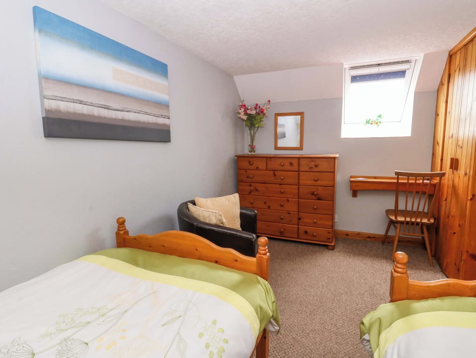 2 bedrooms, individually decorated, individually furnished, free WiFi