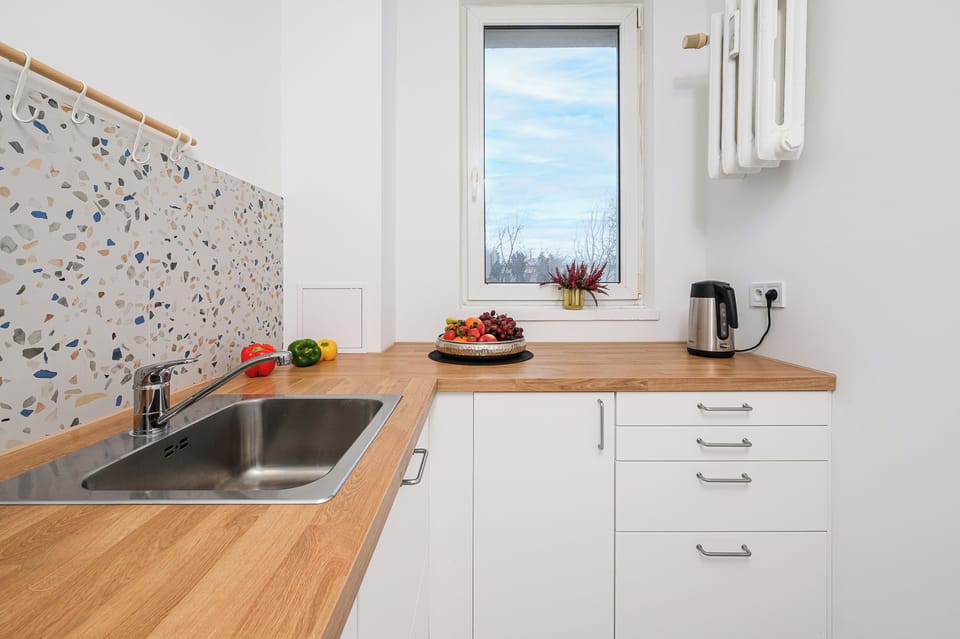 Apartment, Courtyard View | Private kitchen | Fridge, oven, stovetop, electric kettle