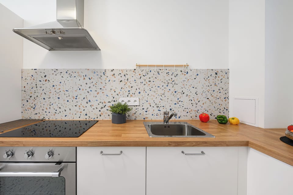 Apartment, Courtyard View | Private kitchen | Fridge, oven, stovetop, electric kettle