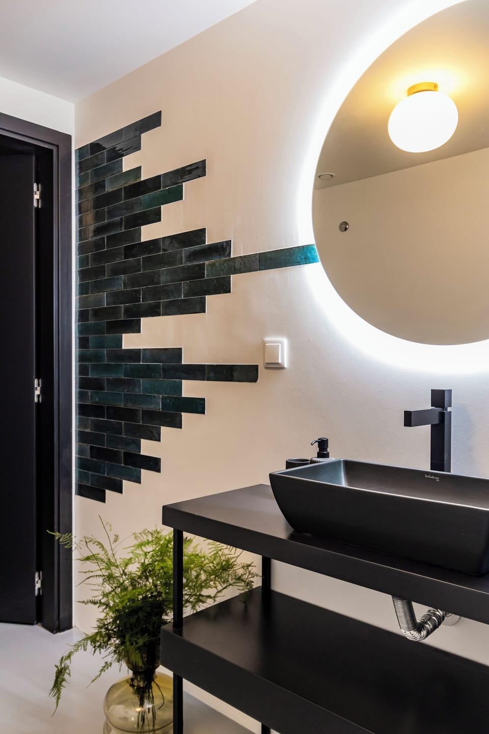 Studio | Bathroom