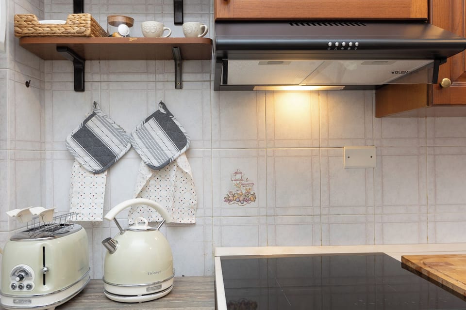 Apartment | Private kitchen | Espresso maker, coffee/tea maker, microwave
